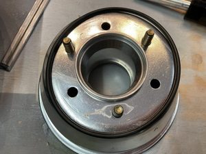 O-ring - coated in slippery water-detergent mix centred over 5" hub